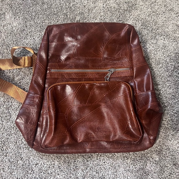 backpack - Picture 2 of 6